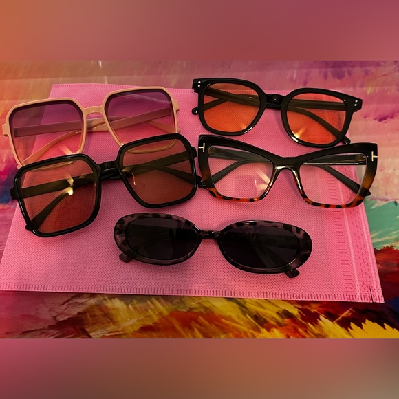 BUNDLE OF FASHION SUNGLASSES - Picture 1 of 7